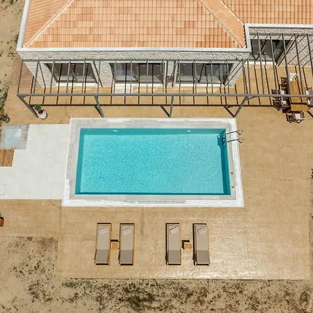 Pantheon Luxury וילה