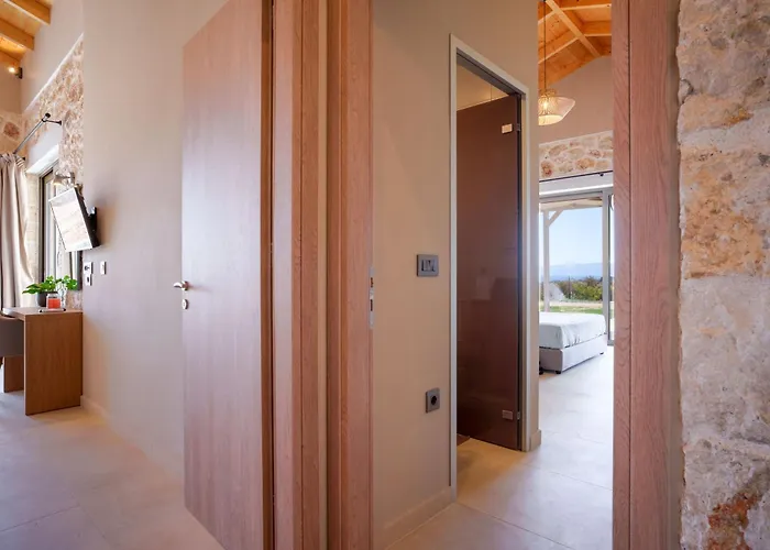 Pantheon Luxury Villa *