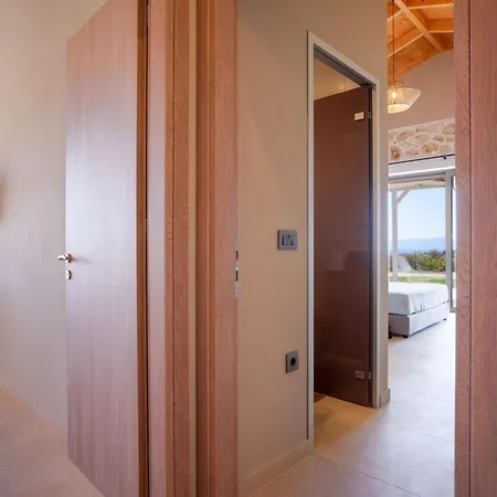 Pantheon Luxury Villa *